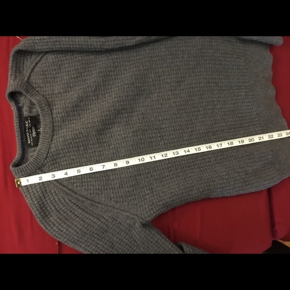 Banana Republic Wool Sweater - Picture 3 of 4